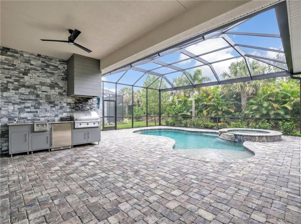 9052 Saint Lucia Dr, Naples, FL 34114 Photo