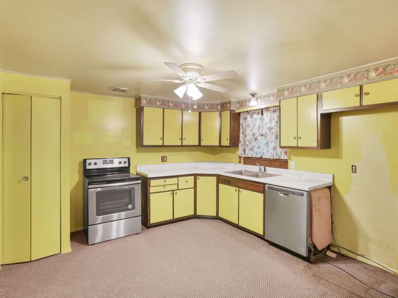 7043 Shaulis Drive, Reynoldsburg, OH 43068 Photo 10