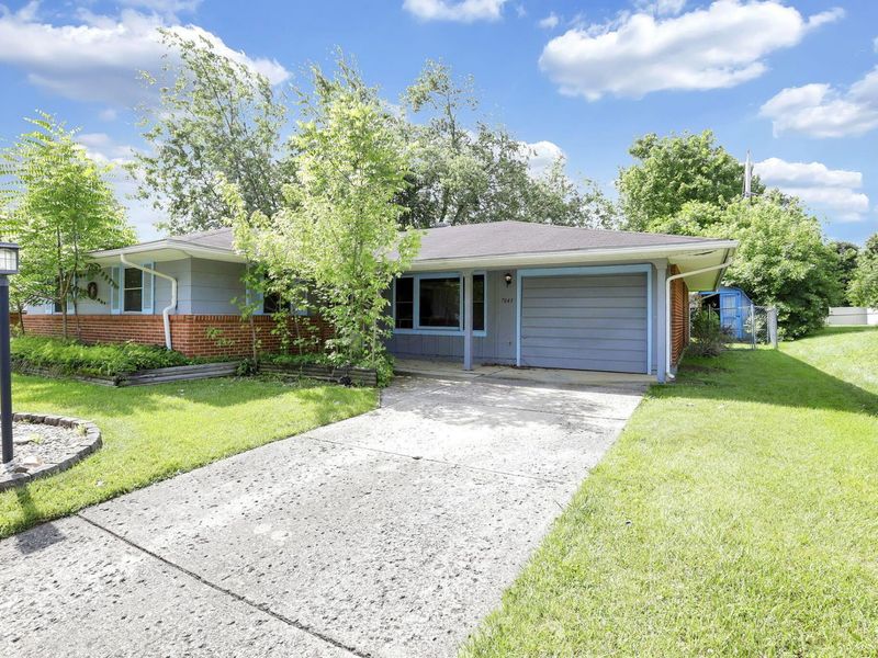 7043 Shaulis Drive, Reynoldsburg, OH 43068 Photo 2