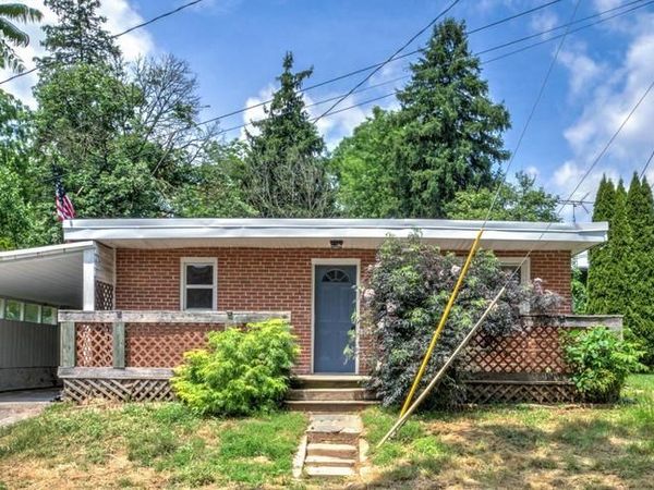 2218 HARLACKER LANE , DOVER, PA 17315