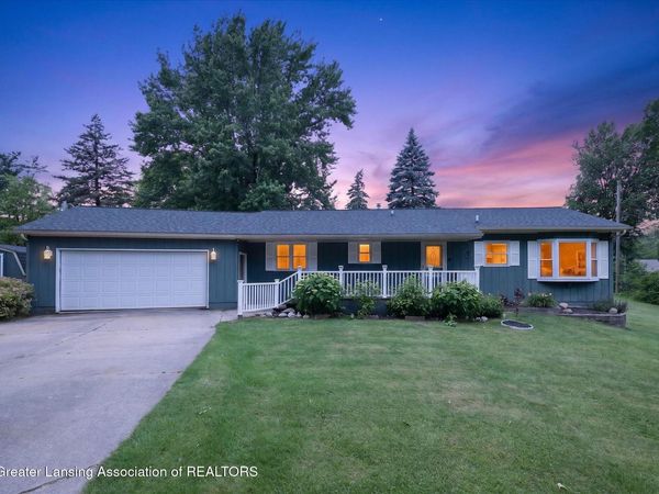 620 Meade Drive, Lansing, MI 48917