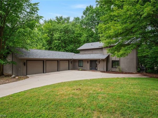 10934 Fawn Meadow Lane , Strongsville, OH 44149