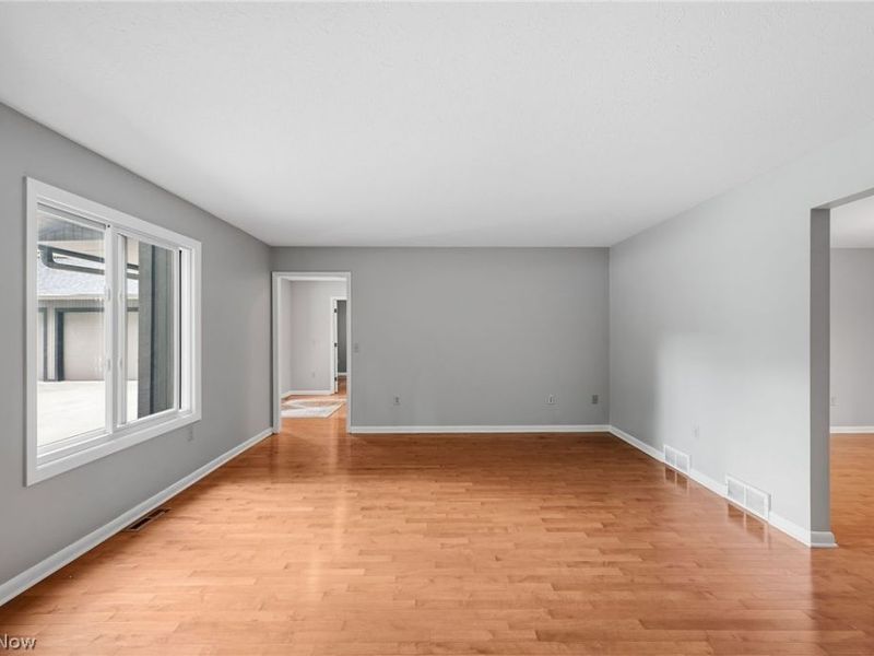 10934 Fawn Meadow Lane, Strongsville, OH 44149 Photo 17