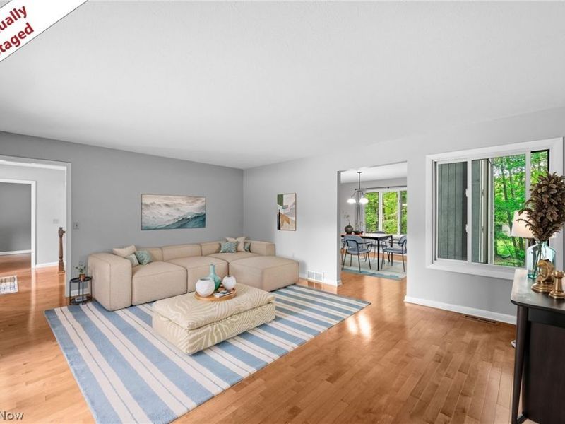 10934 Fawn Meadow Lane, Strongsville, OH 44149 Photo 5