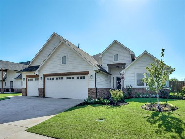 208 Braxton Way, Yukon, OK 73099