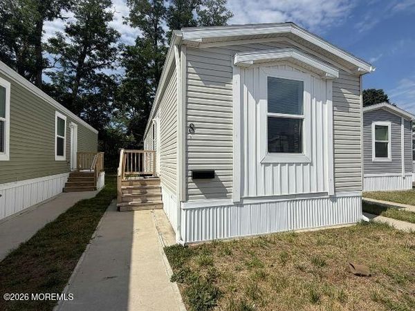 8 John Street, Hazlet, NJ 07734