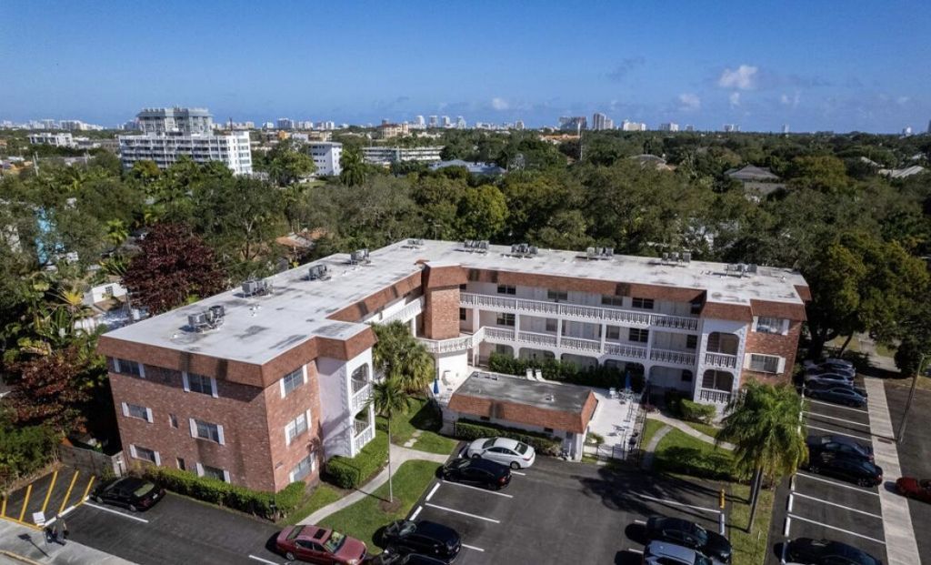 601 SE 5th Court, Unit 102, Fort Lauderdale, FL 33301 Photo