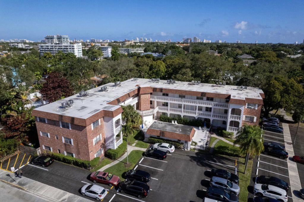 601 SE 5th Court, Unit 102, Fort Lauderdale, FL 33301 Photo