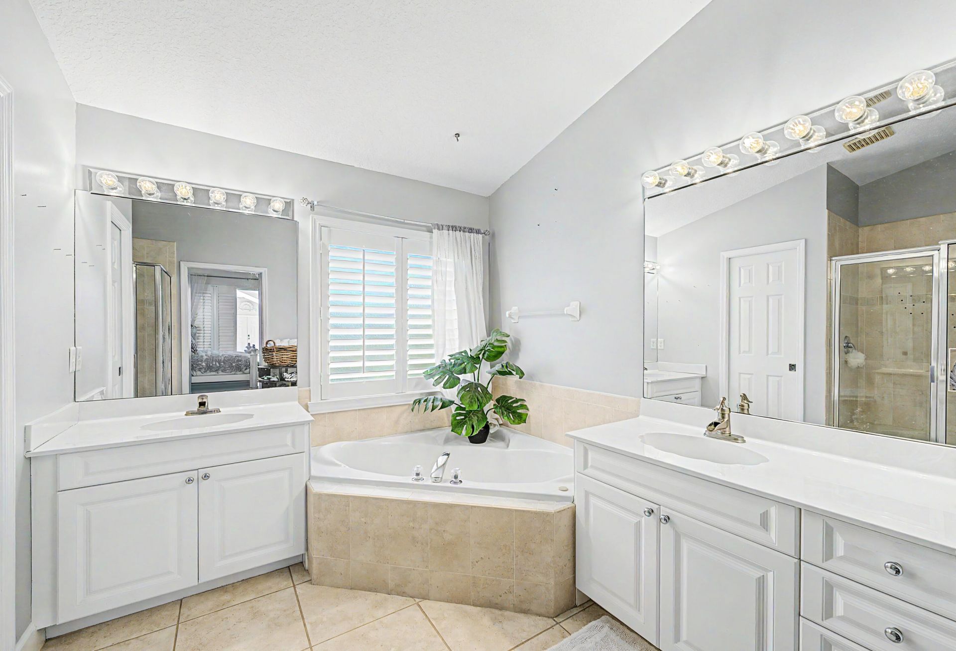 3268 Lakeshore Drive, Hutchinson Island, FL 34949 Photo