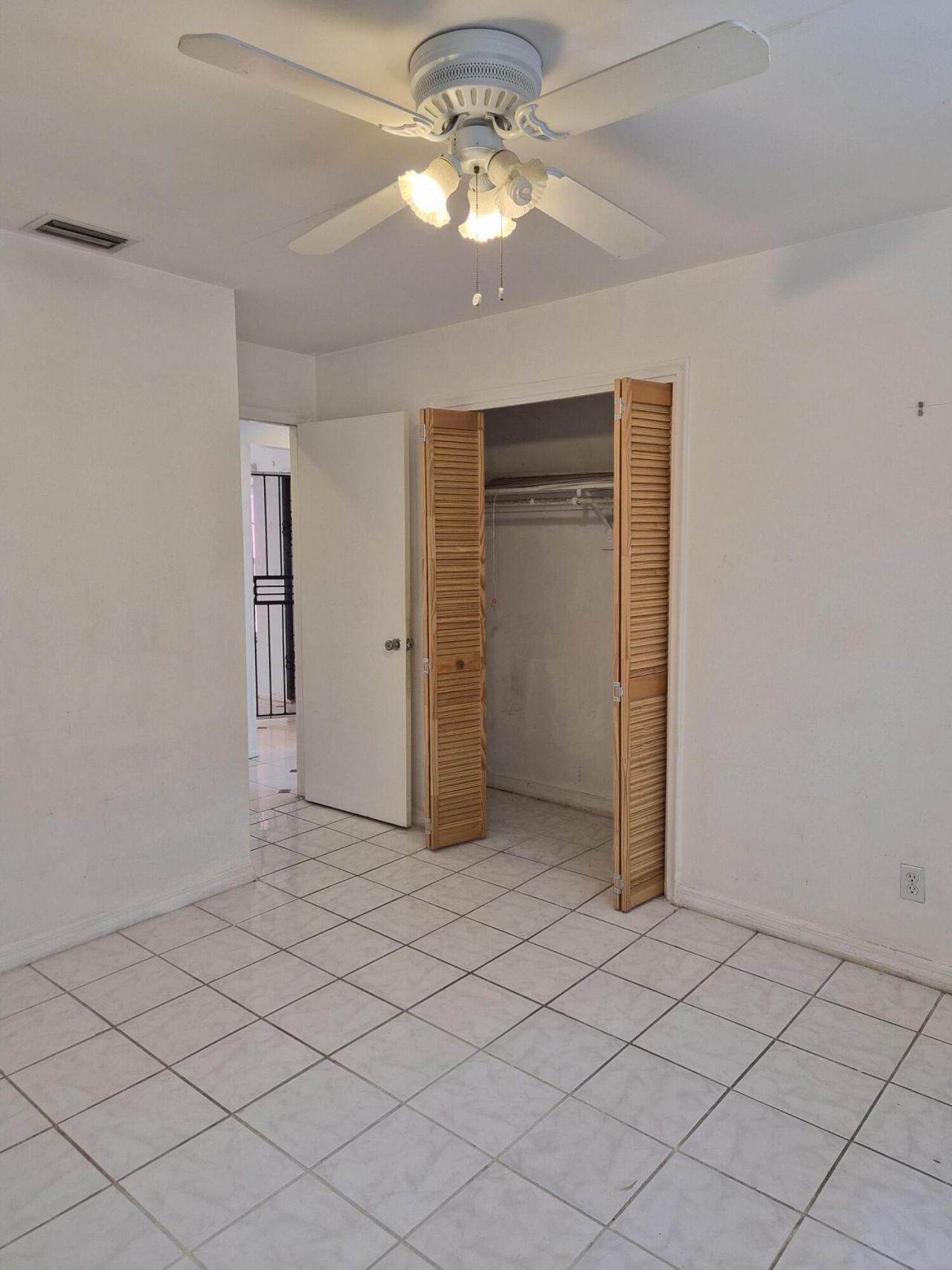 4960 NW 16th Street, Lauderhill, FL 33313 Photo