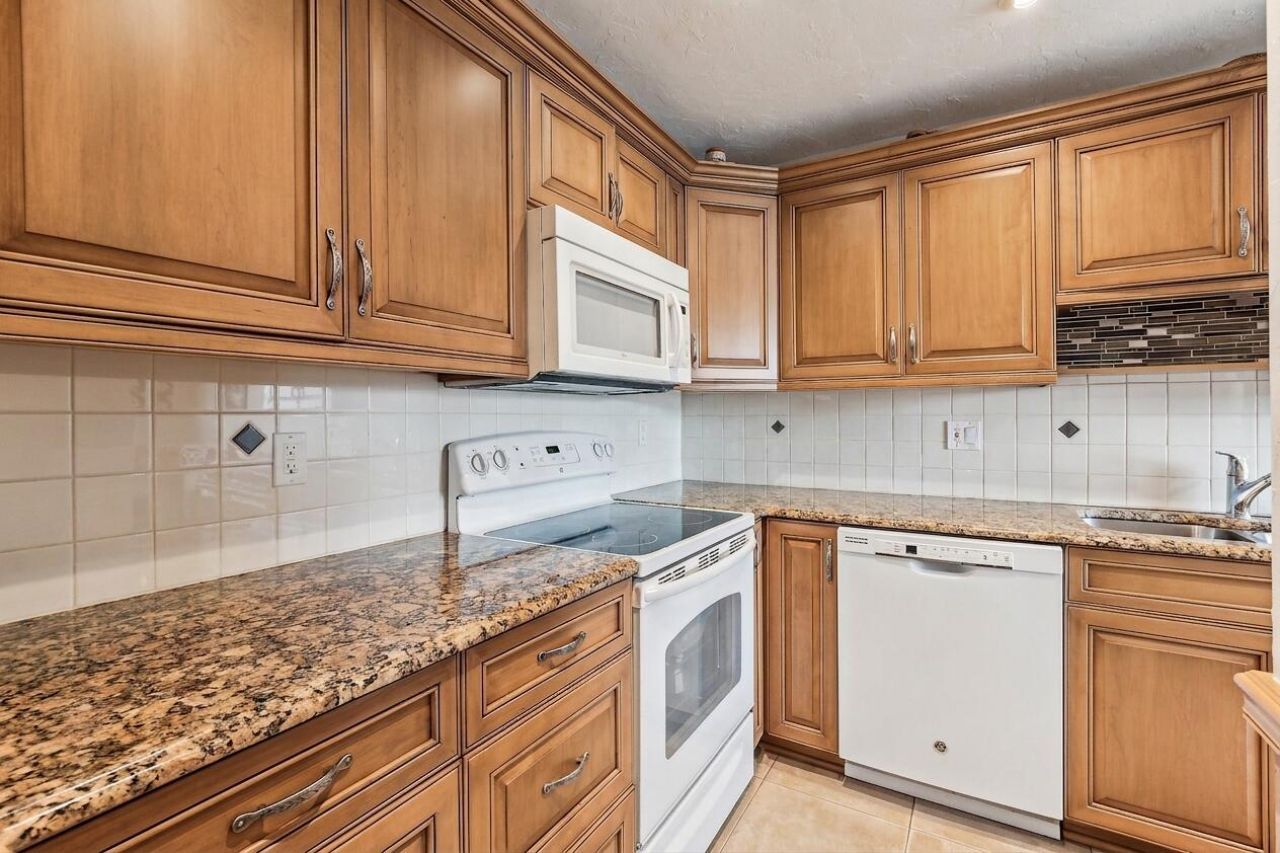 1051 Orange Terrace, Unit 103, Delray Beach, FL 33445 Photo