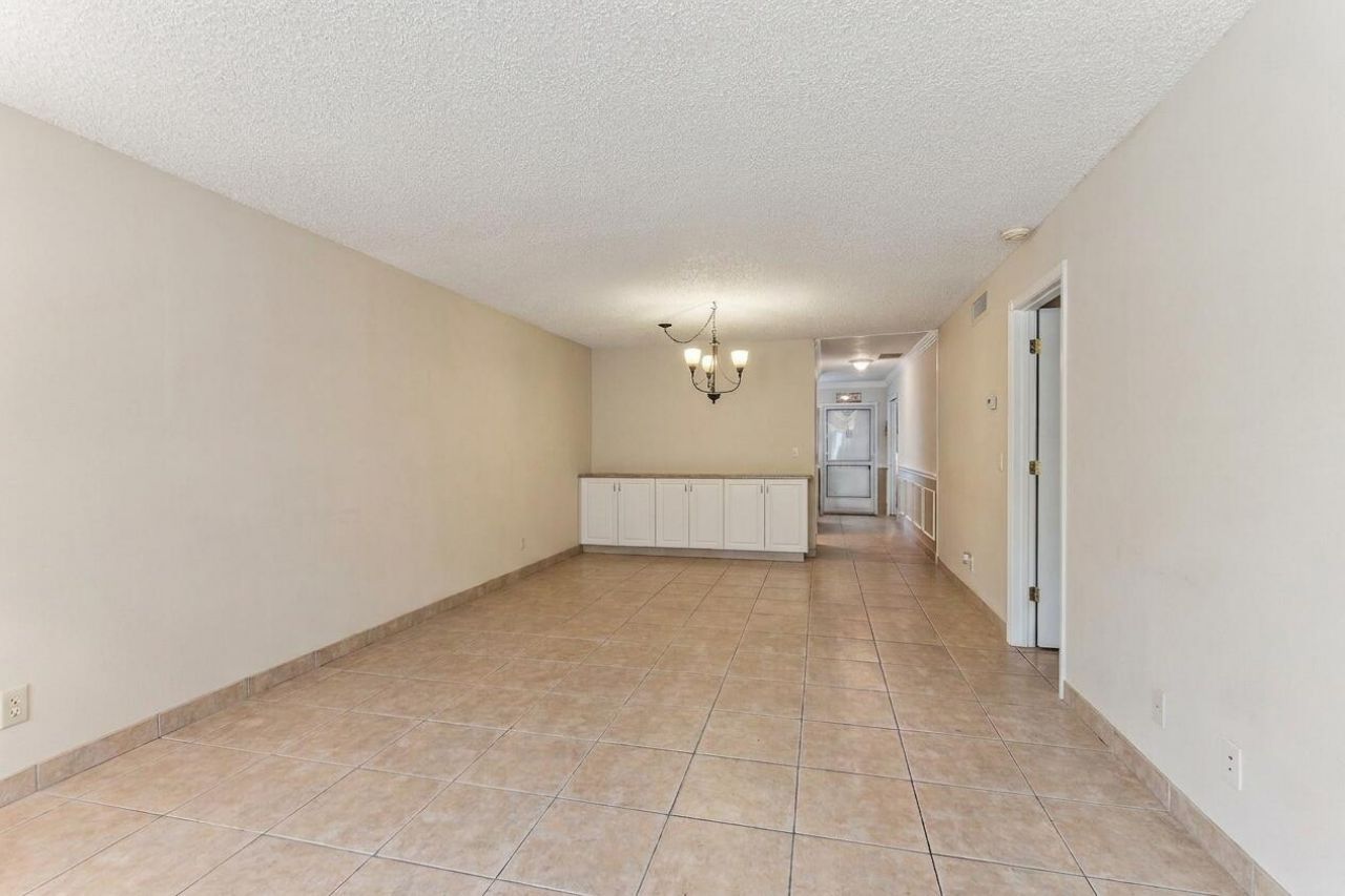 1051 Orange Terrace, Unit 103, Delray Beach, FL 33445 Photo