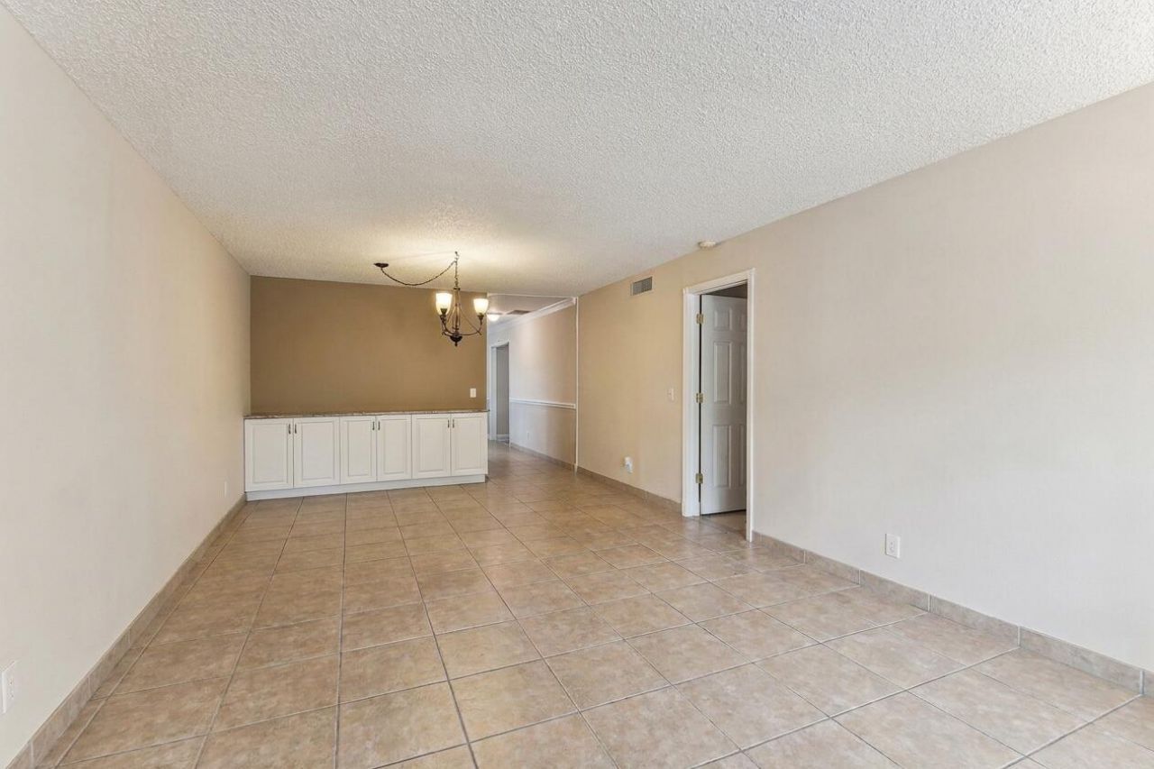 1051 Orange Terrace, Unit 103, Delray Beach, FL 33445 Photo