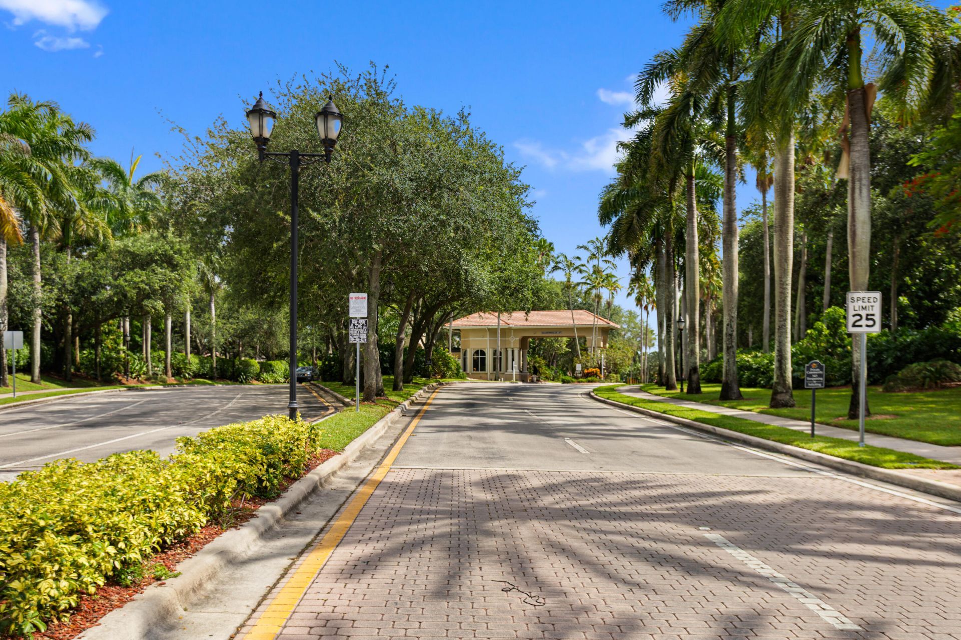 1753 NW 74th Way, Pembroke Pines, FL 33024 Photo