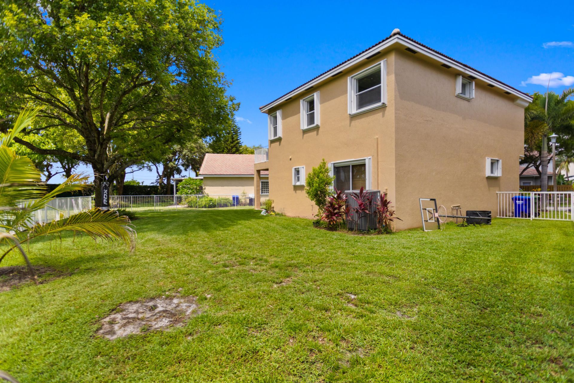 1753 NW 74th Way, Pembroke Pines, FL 33024 Photo
