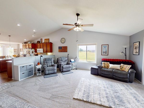 1987 Paradise Road, Albert Lea, MN 56007