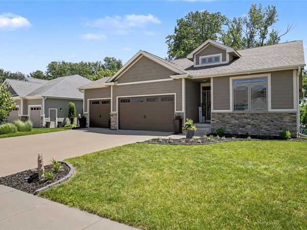16306 Northpark Drive, Urbandale, IA 50323