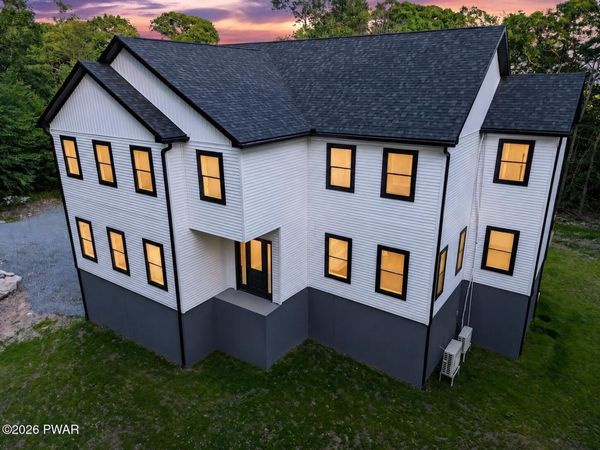 99 Woodland Drive, Jefferson Township, PA 18436