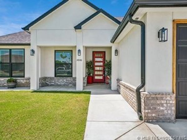 14046 N 54th East Avenue , Collinsville, OK 74021