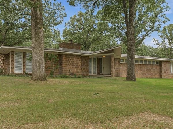 100 Holmes Road, Jonesboro, AR 72405