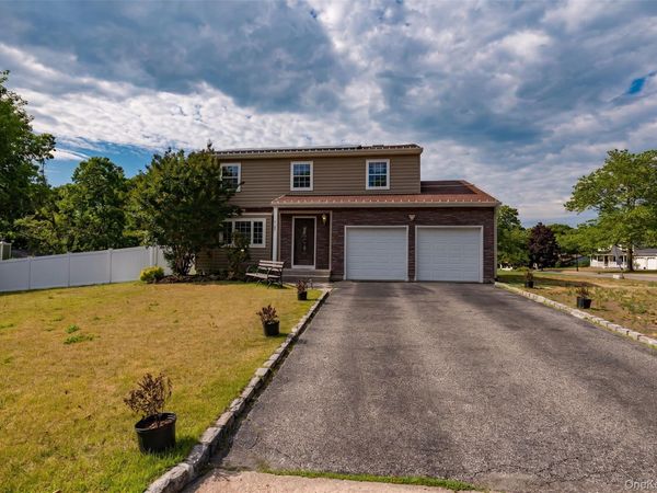 7 Howard Street , Selden, NY 11784