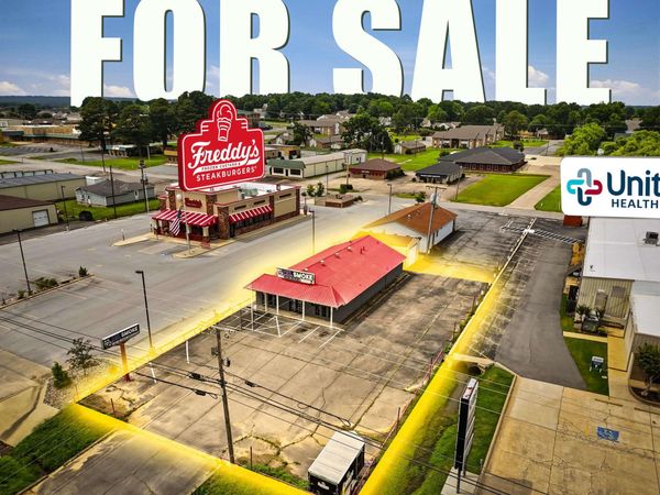 2900 E Race Avenue , Searcy, AR 72143