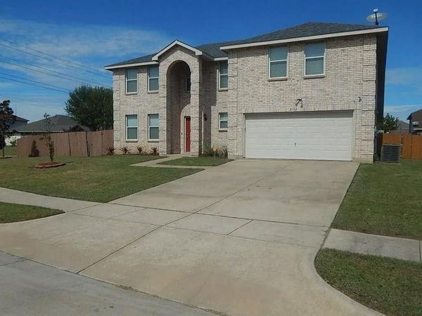 2152 Zion Hill, Grand Prairie, TX 75052