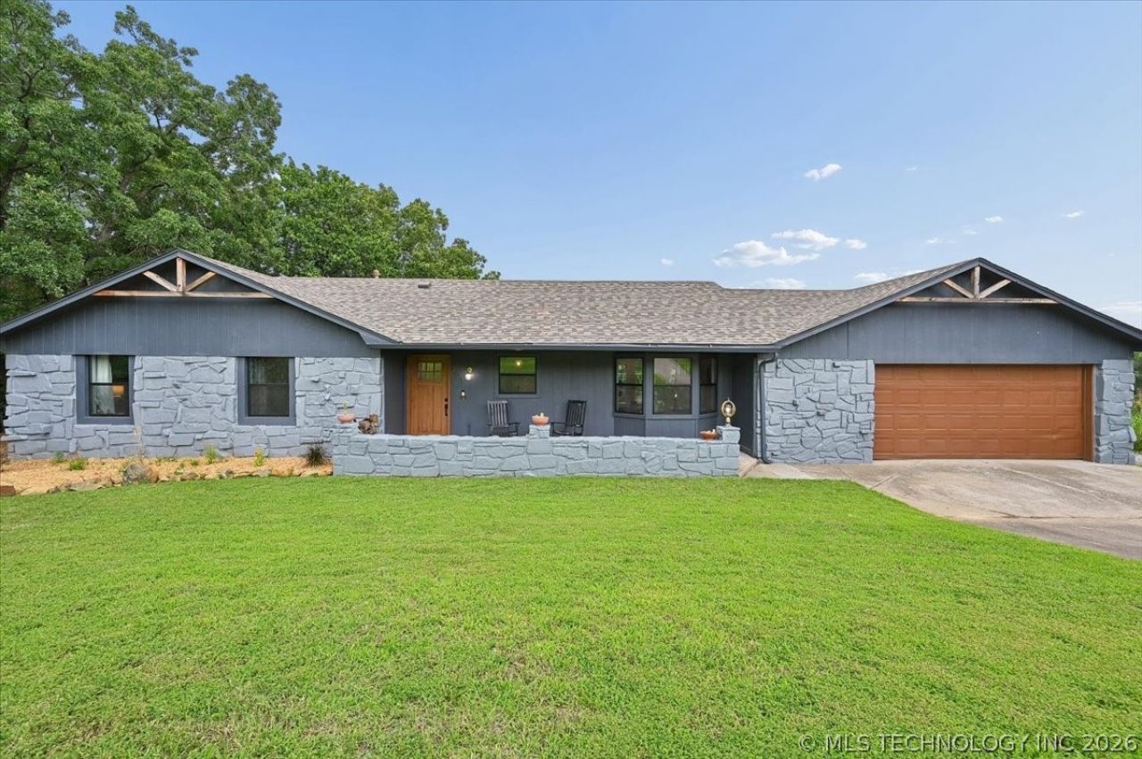 201 N Oak Ridge Drive, Sand Springs, OK 74063 Main Photo