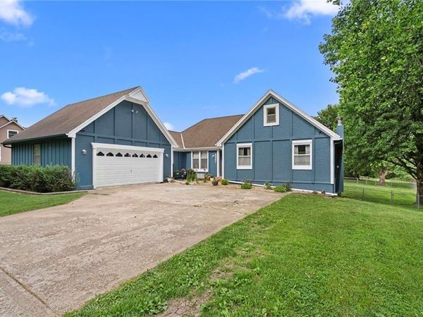 8921 Boten Road, Lee's Summit, MO 64064