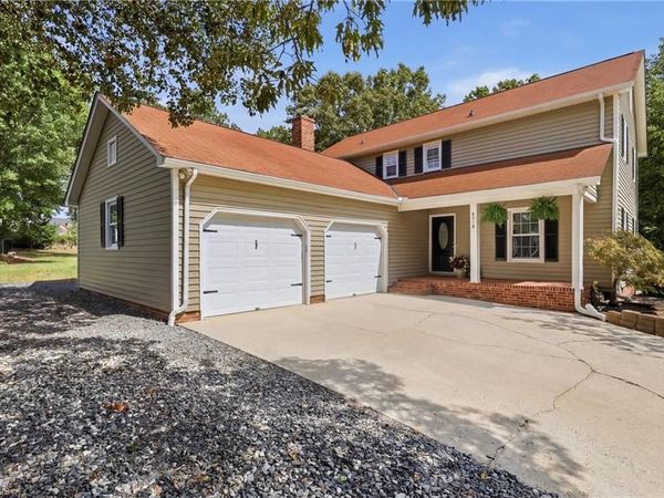 4518 Oak Hollow Drive, High Point, NC 27265