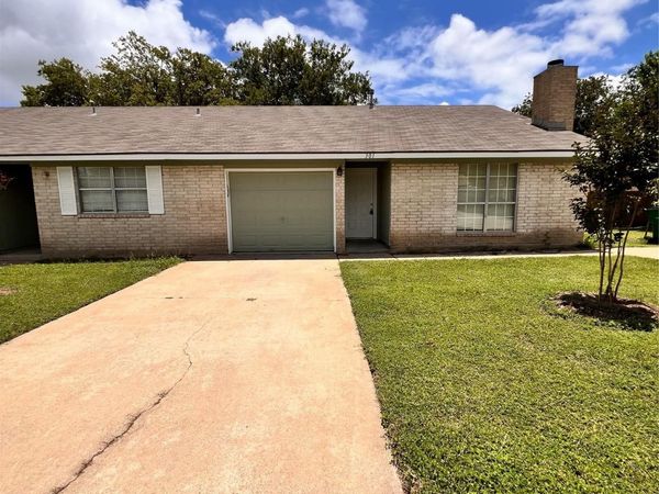 301 12th ST , Unit B, Pflugerville, TX 78660