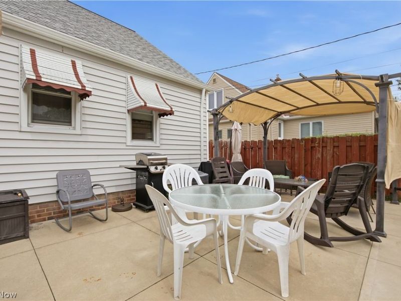 2212 Larchmont Drive, Wickliffe, OH 44092 Photo 25