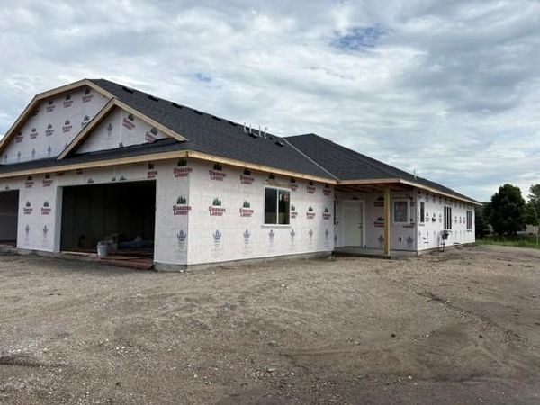270 Eau Claire Avenue SE, Hutchinson, MN 55350