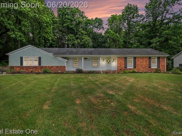 6440 Grand Circle Drive , Genoa Twp, MI 48116