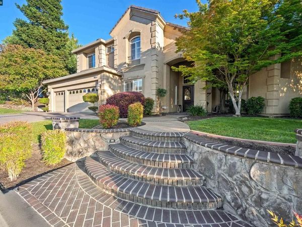 1020 Pebble Beach Dr, Clayton, CA 94517