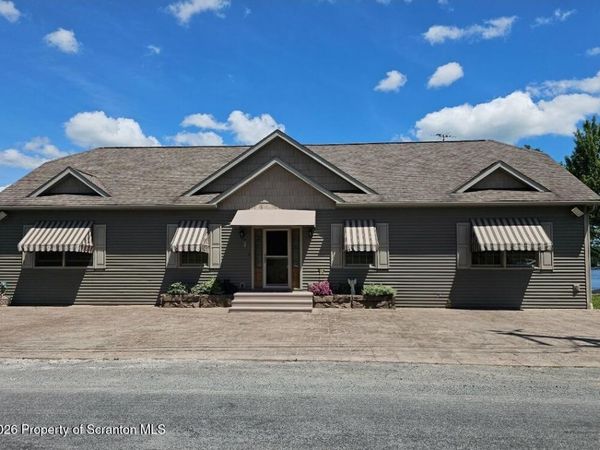 240 Sunset Avenue, Greenfield Twp, PA 18407