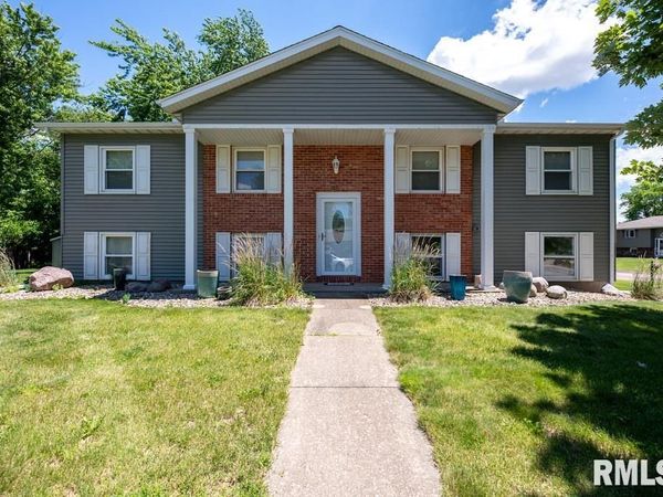 100 JUNIPER Lane, East Peoria, IL 61611