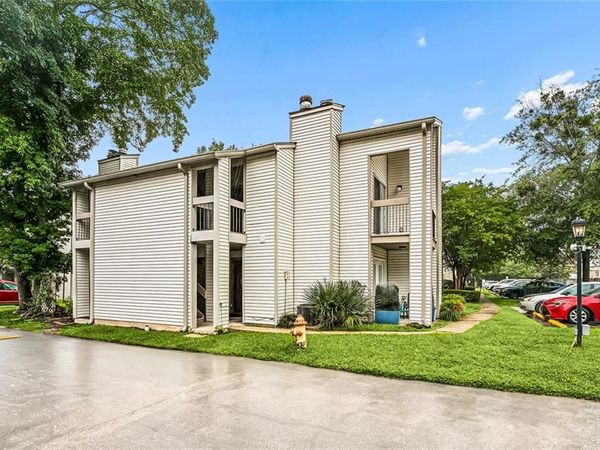 212 PARKVIEW Boulevard, Unit 212, Mandeville, LA 70471