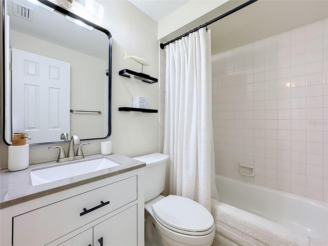 202 Peacock Lane, Unit B, Holmes Beach, FL 34217 Photo