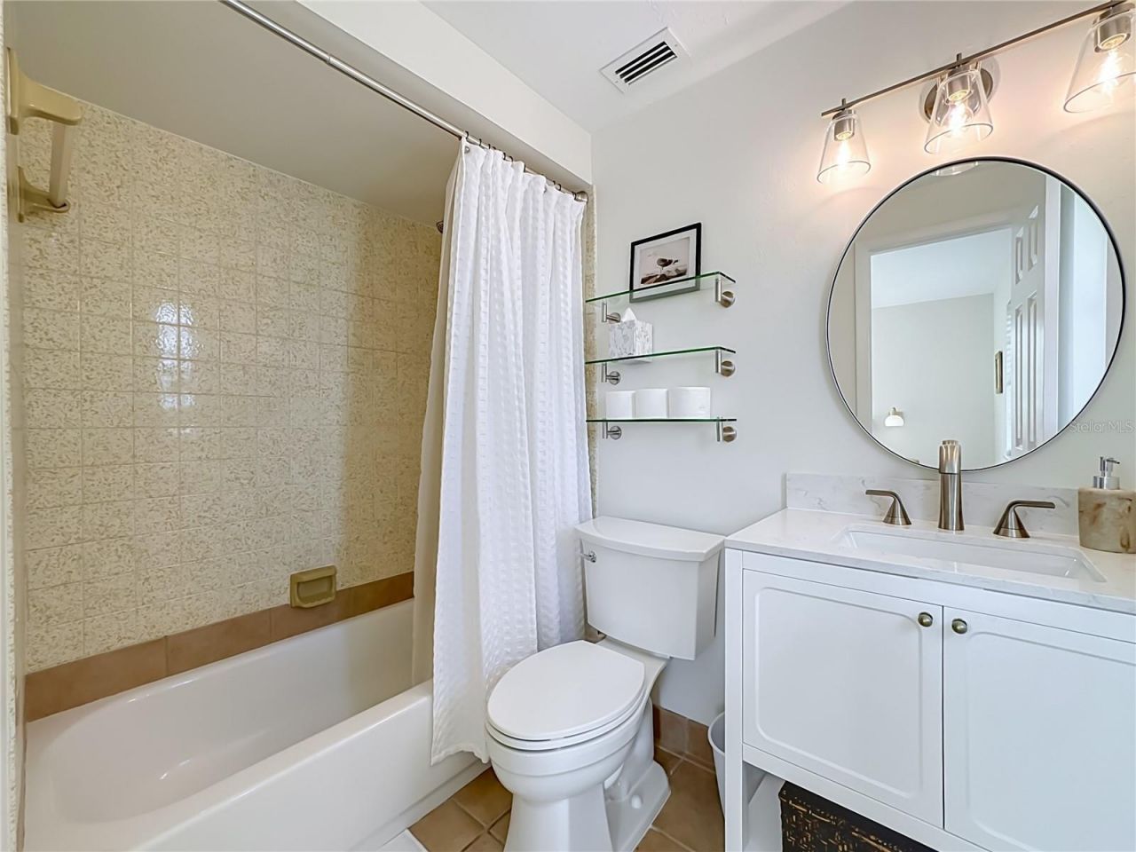 202 Peacock Lane, Unit B, Holmes Beach, FL 34217 Photo
