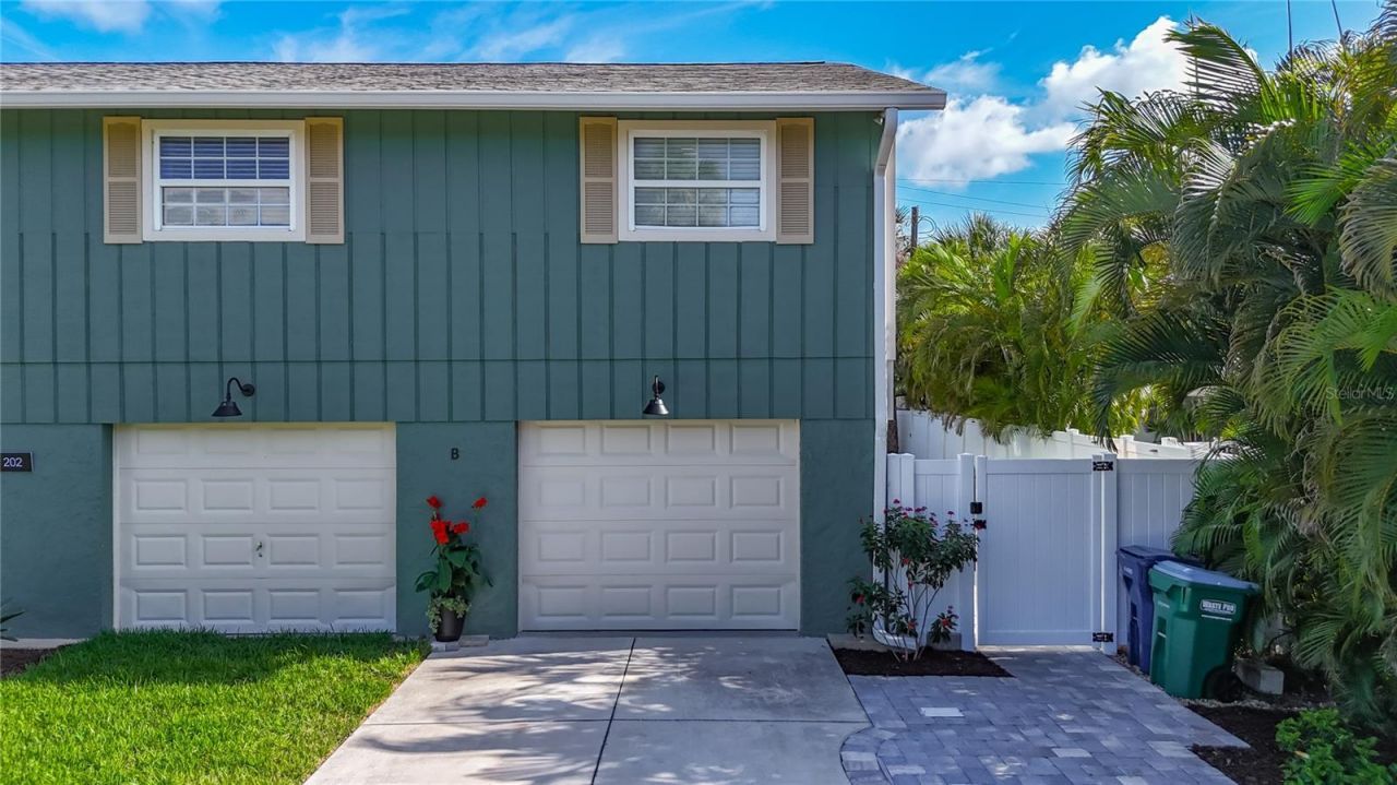 202 Peacock Lane, Unit B, Holmes Beach, FL 34217 Photo