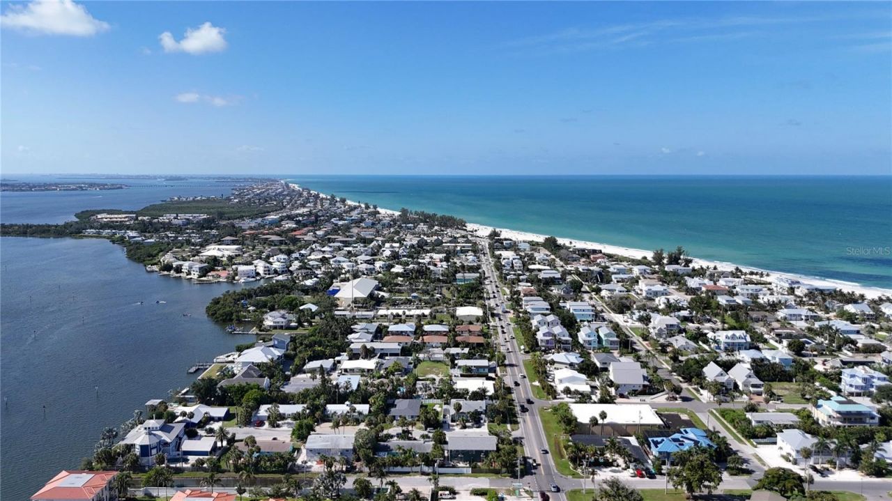 202 Peacock Lane, Unit B, Holmes Beach, FL 34217 Photo