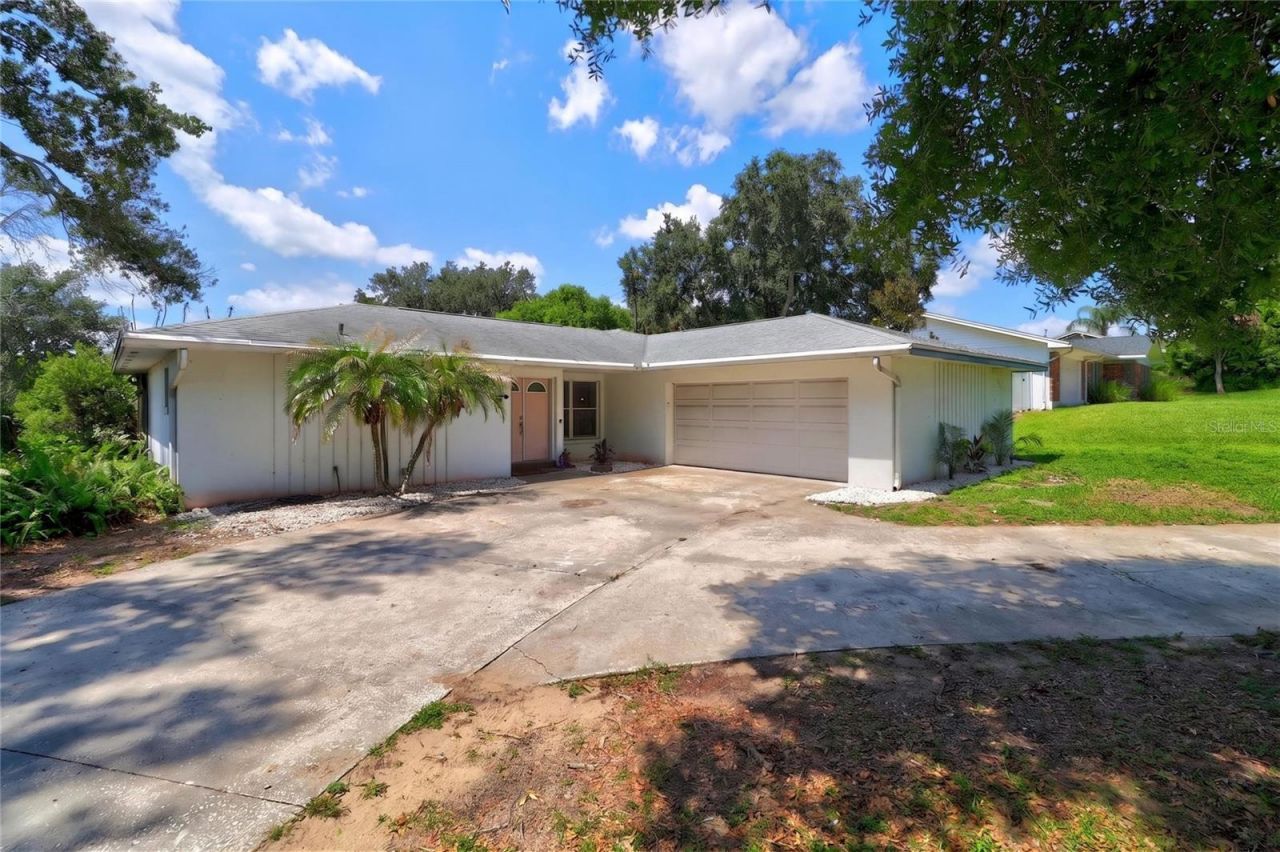 54 Lake Link Circle Se, Winter Haven, FL 33884 Main Photo