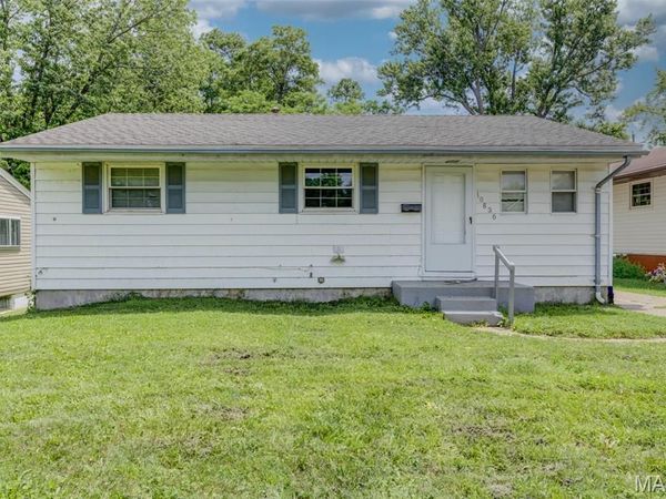 10836 Spring Garden Drive , St Louis, MO 63137
