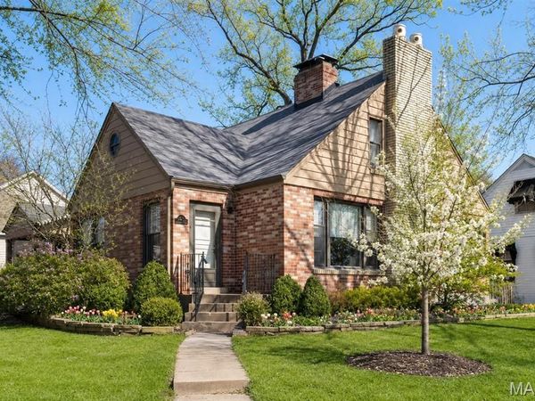 317 Longview Boulevard , Kirkwood, MO 63122