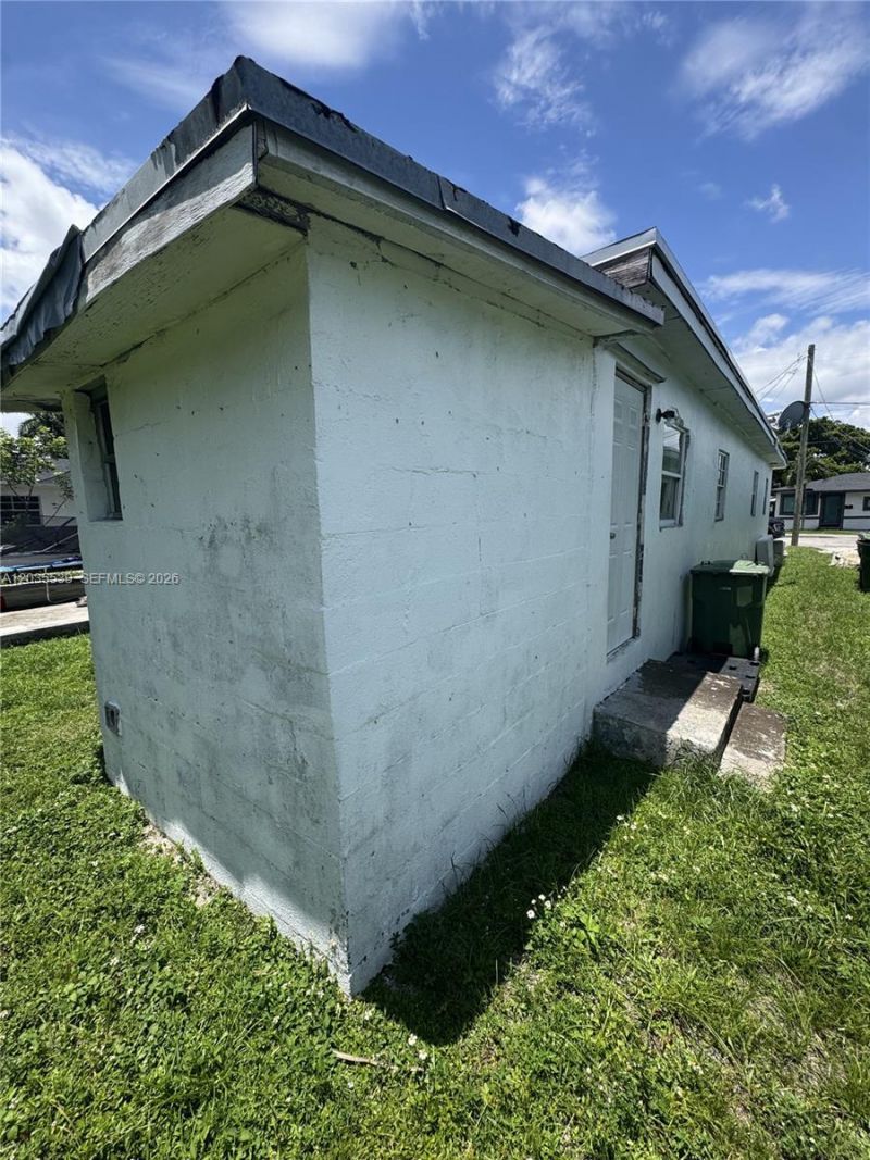 2125 W 5th Ave, Hialeah, FL 33010 Photo