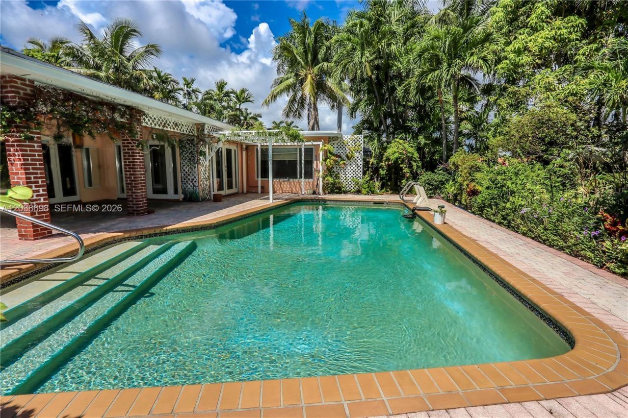 1251 Buchanan St, Hollywood, FL 33019 Photo