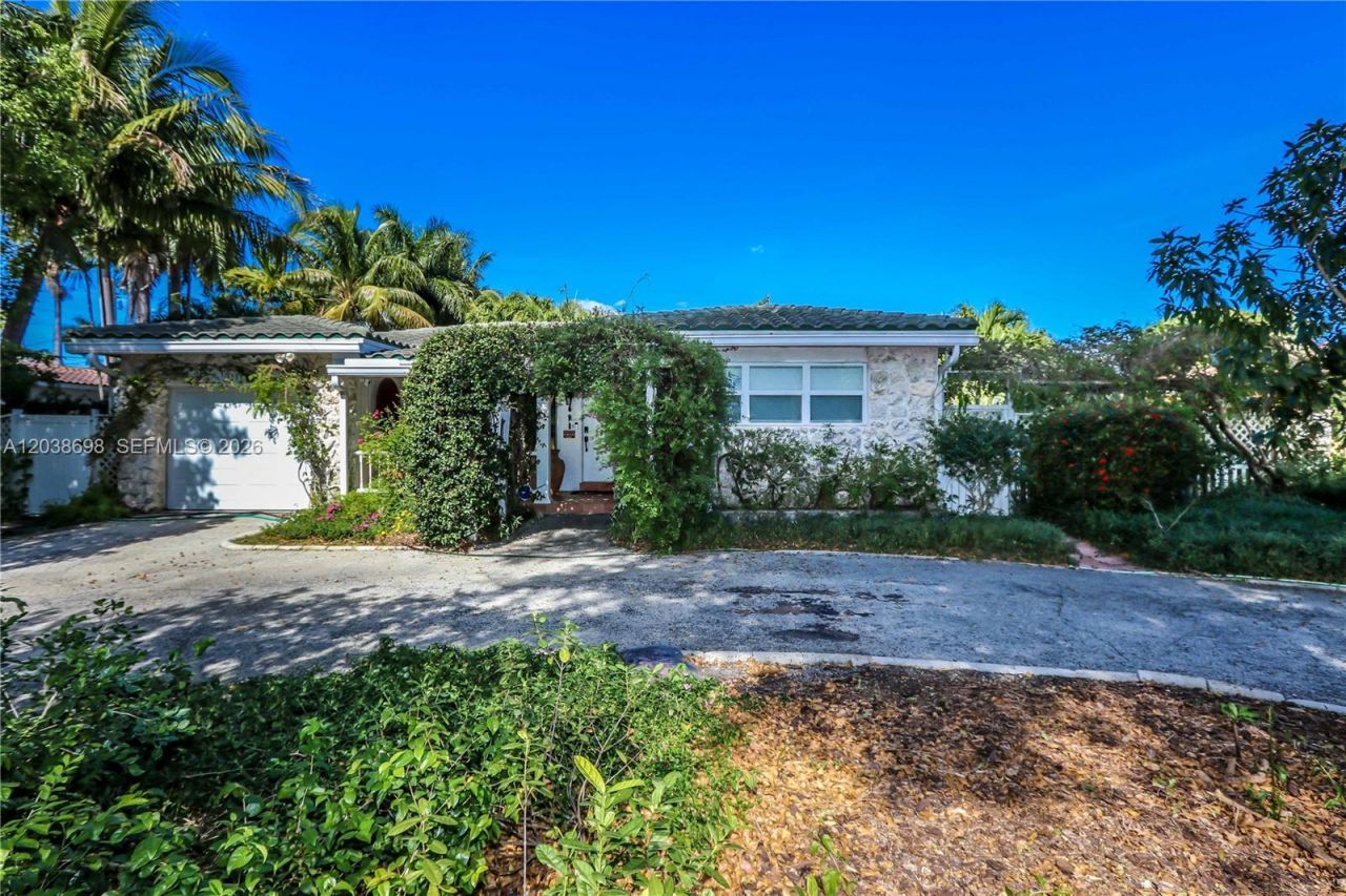 1251 Buchanan St, Hollywood, FL 33019 Photo