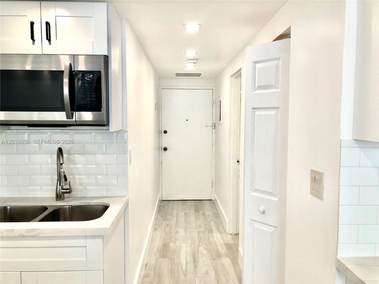 905 Brickell Bay Dr , Unit 2029, Miami, FL 33131 Photo