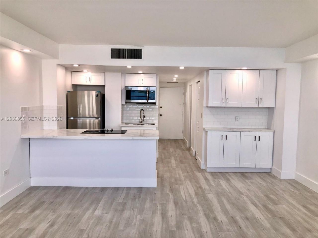 905 Brickell Bay Dr , Unit 2029, Miami, FL 33131 Photo